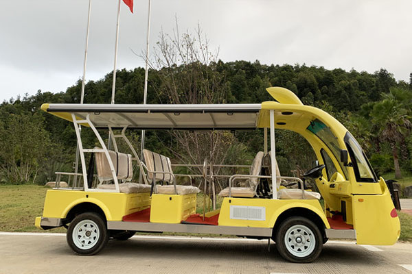 14座燃油觀光車(chē)側(cè)面