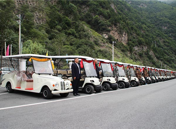 景區(qū)觀光車.jpg